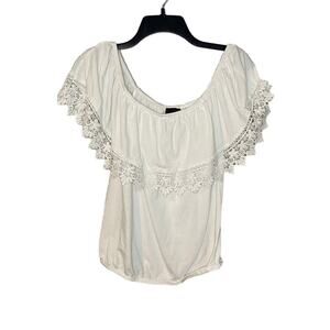 Rue21 Lace Bib Women's White Short‎ Sleeve Blouse Size Medium